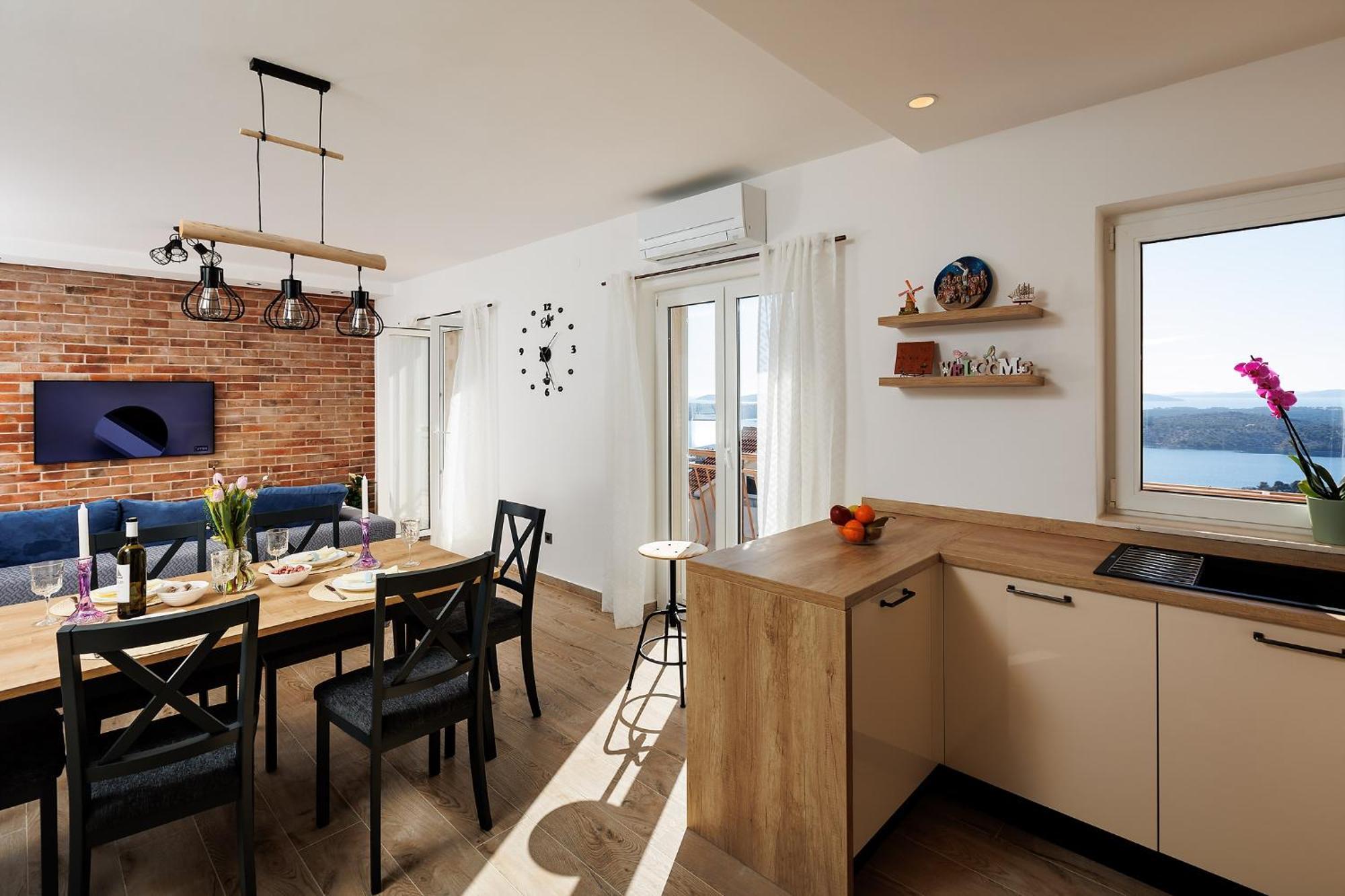 Summer Breeze Apartment - Quiet Place With A Spectacular View And A Garden 시베니크 외부 사진
